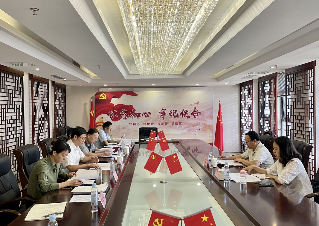 省工信廳檢查組蒞臨集團(tuán)檢查指導(dǎo)工作 省工信廳檢查組蒞臨集團(tuán)檢查指導(dǎo)工作