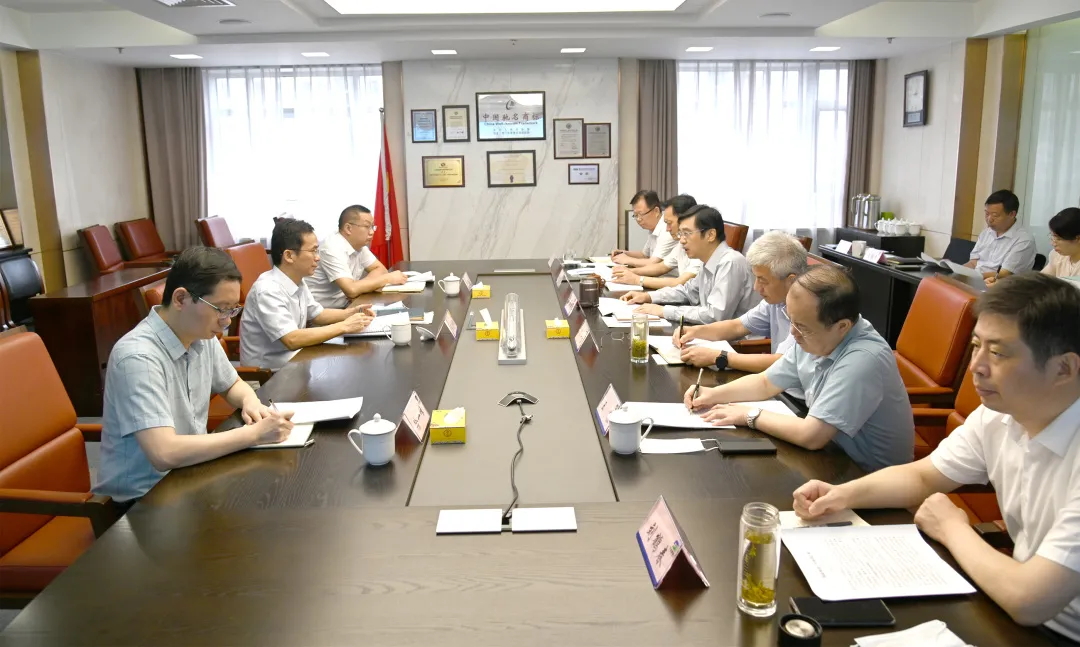 省國資委紀(jì)檢監(jiān)察組組長陳金池督導(dǎo)檢查蘇鹽集團(tuán)安全生產(chǎn)和疫情防控工作 省國資委紀(jì)檢監(jiān)察組組長陳金池督導(dǎo)檢查蘇鹽集團(tuán)安全生產(chǎn)和疫情防控工作