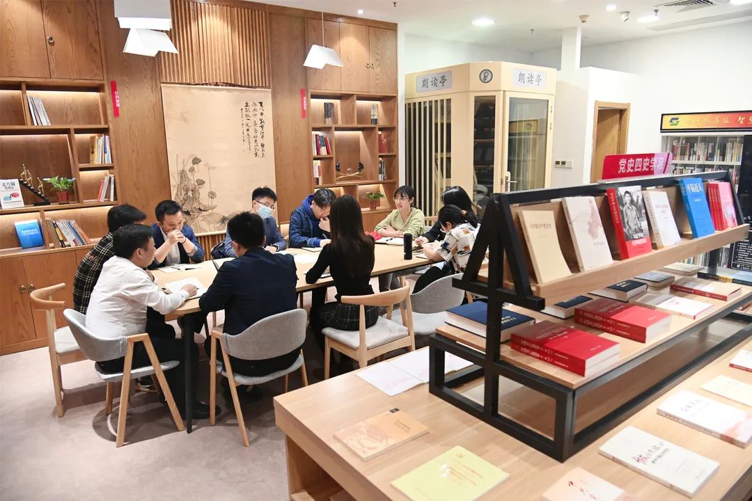 蘇鹽集團(tuán)團(tuán)委組織團(tuán)員青年收聽收看慶祝中國共產(chǎn)主義青年團(tuán)成立100周年大會(huì)熱議習(xí)近平總書記重要講話 蘇鹽集團(tuán)團(tuán)委組織團(tuán)員青年收聽收看慶祝中國共產(chǎn)主義青年團(tuán)成立100周年大會(huì)熱議習(xí)近平總書記重要講話