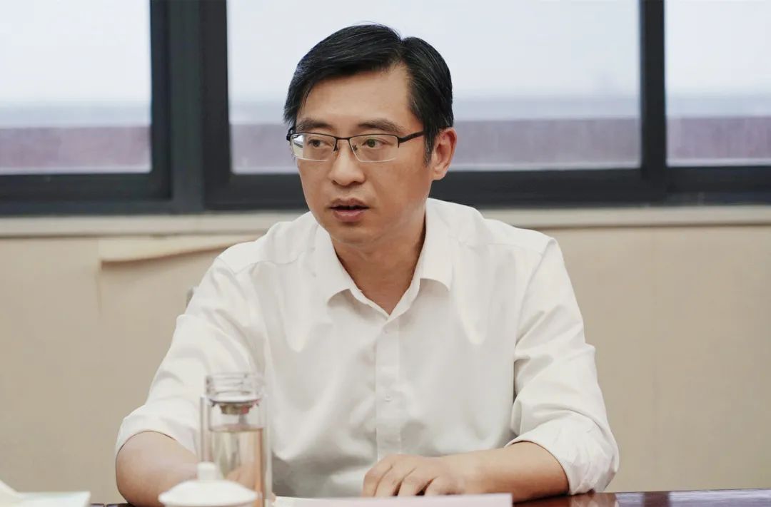 蘇鹽集團(tuán)黨委書記、董事長(zhǎng)章朝陽赴蘇鹽井神公司主持召開書記辦公會(huì) 蘇鹽集團(tuán)黨委書記、董事長(zhǎng)章朝陽赴蘇鹽井神公司主持召開書記辦公會(huì)