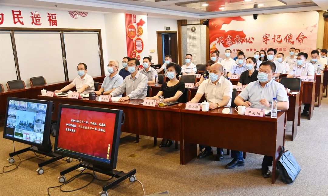 蘇鹽集團黨委召開理論學習中心組安全生產(chǎn)專題學習會暨“安全生產(chǎn)月”動員部署會 蘇鹽集團黨委召開理論學習中心組安全生產(chǎn)專題學習會暨“安全生產(chǎn)月”動員部署會