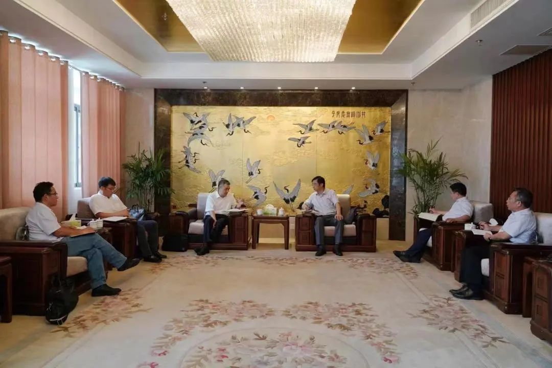 蘇鹽集團(tuán)黨委書記、董事長章朝陽會見中石油儲氣庫公司執(zhí)行董事、黨委書記熊建嘉 蘇鹽集團(tuán)黨委書記、董事長章朝陽會見中石油儲氣庫公司執(zhí)行董事、黨委書記熊建嘉
