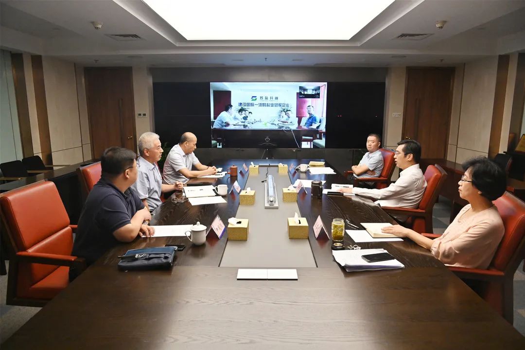 章朝陽(yáng)強(qiáng)調(diào)堅(jiān)決扛起“勇挑大梁”重大責(zé)任,以實(shí)際行動(dòng)迎接黨的二十大——蘇鹽集團(tuán)黨委召開書記辦公會(huì)專題研究蘇鹽井神公司近期重點(diǎn)工作 章朝陽(yáng)強(qiáng)調(diào)堅(jiān)決扛起“勇挑大梁”重大責(zé)任,以實(shí)際行動(dòng)迎接黨的二十大——蘇鹽集團(tuán)黨委召開書記辦公會(huì)專題研究蘇鹽井神公司近期重點(diǎn)工作
