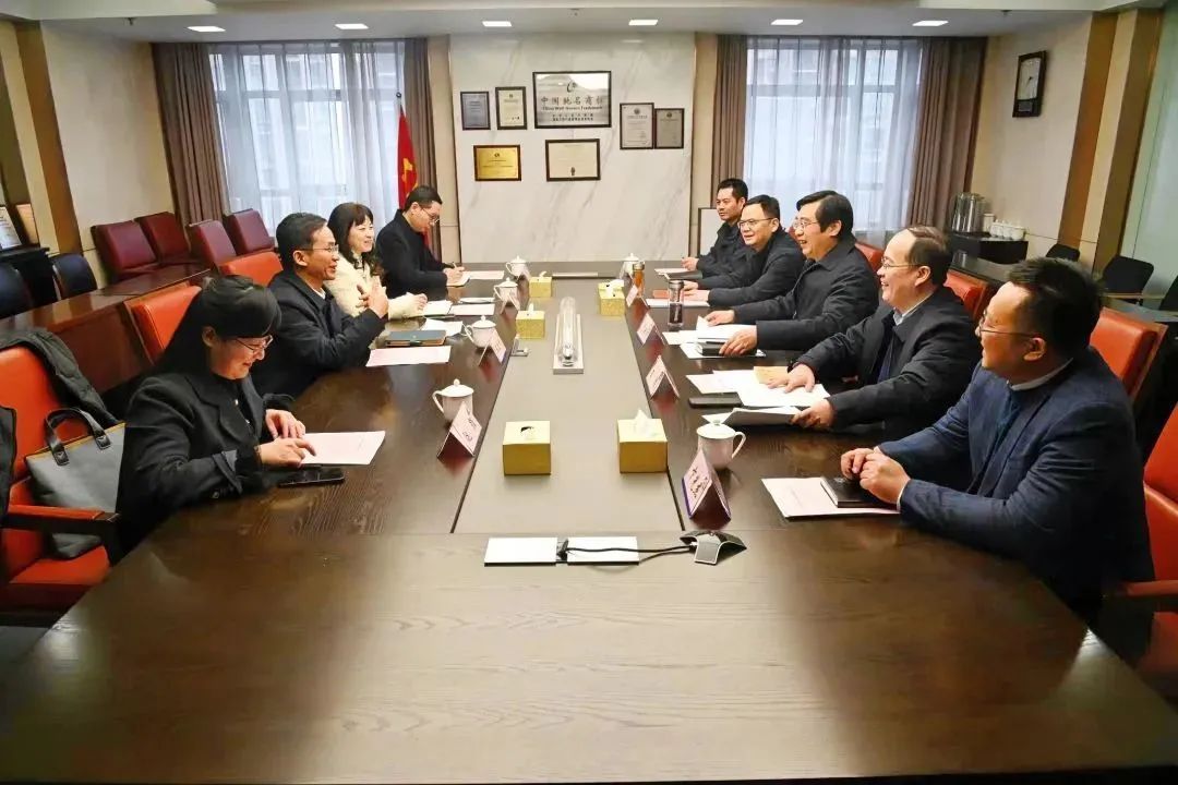 省國資委領導陳金池一行蒞臨蘇鹽集團調研指導工作 省國資委領導陳金池一行蒞臨蘇鹽集團調研指導工作